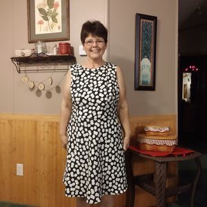 Meet your Posher, Flora